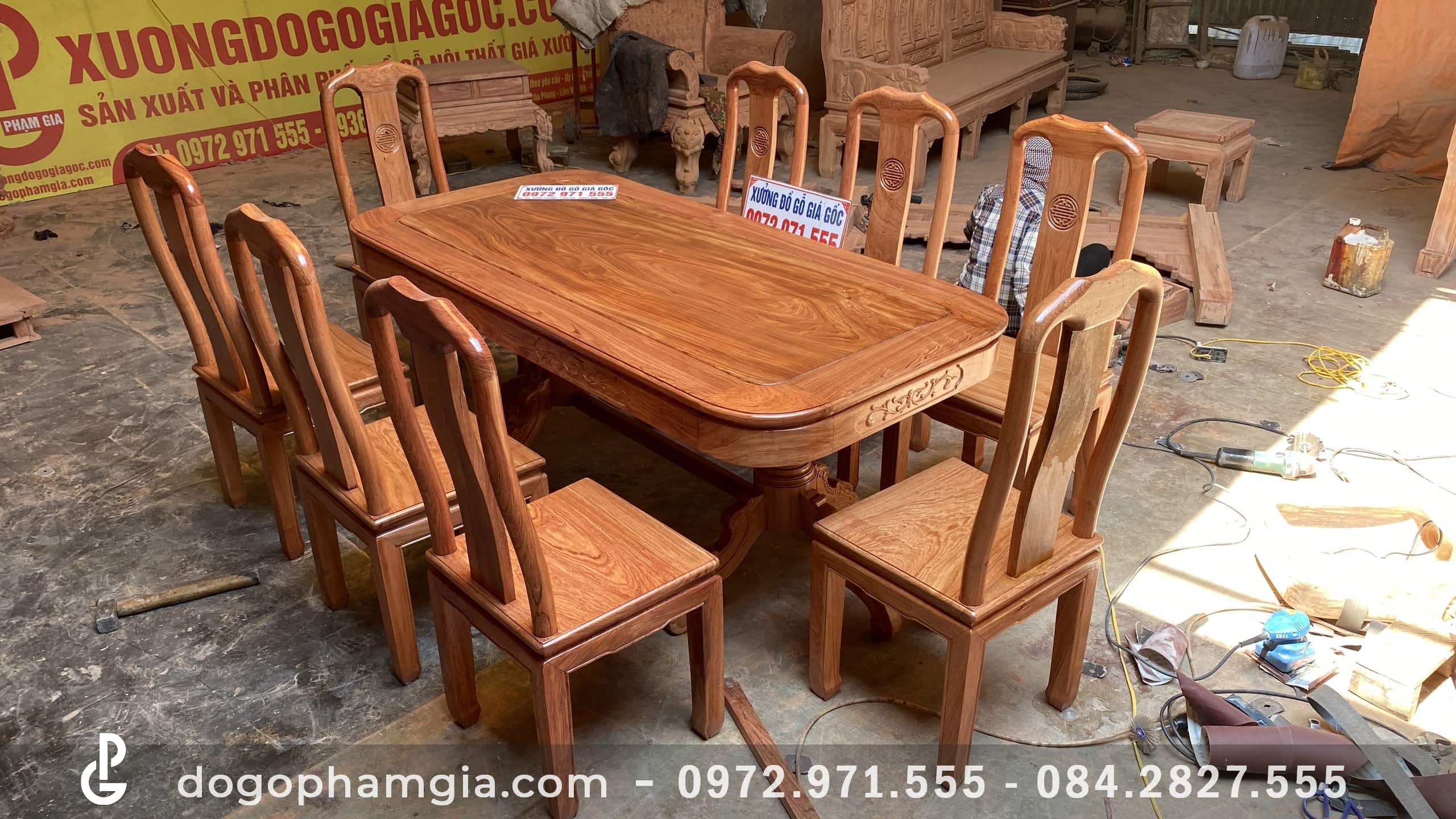 Translation: With the hương wood dining table with 8 chairs, you can create a full-of-emotions dining space at home. This dining table is designed to serve families with many people, and is also very convenient for dinner parties or special occasions. Moreover, with the beautiful hương wood material, this product also brings high aesthetic value, making your dining room sparkle and more impressive in 2024.