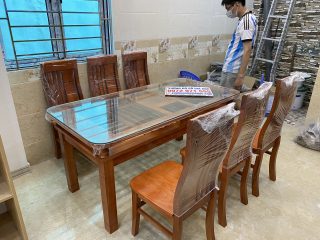 Bàn ăn 2 tầng chữ nhật bo tròn góc gỗ sồi Nga bộ 6 ghế (Anh Hiệp, Bắc Giang)