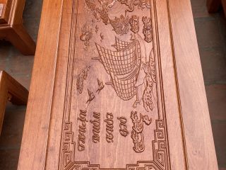 Bộ bàn ghế Âu Á chương voi tay voi nguyên khối gỗ hương đá (Chú Thông, Hải Phòng)