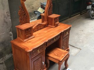 Bàn trang điểm gỗ gõ đỏ đục hoa lá tây siêu đẹp (Chị Phương, Hà Nội)