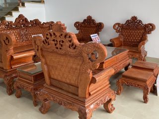 Bộ bàn ghế Hoàng Gia 10 món gỗ hương đá (Anh Mạnh, Hà Tĩnh)