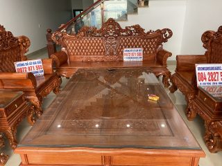 Bộ bàn ghế Hoàng Gia 10 món gỗ hương đá (Anh Mạnh, Hà Tĩnh)