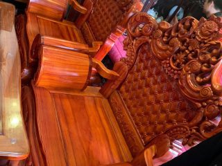 Bộ bàn ghế Hoàng Gia gỗ hương đá 6 món đục 2 mặt cực đẹp (Chú Khoa - Hà Tĩnh)