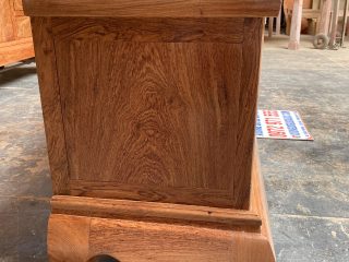 Kệ phẳng 2m6 mẫu trơn gỗ hương đá hàng đẹp siêu vân (Chú Tạo, Điện Biên)