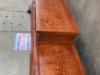 Kệ tivi sofa trơn 2m4 gỗ hương đá chọn vân (Anh Phụng, Phú Yên)
