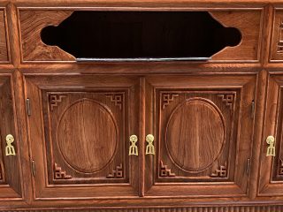 Kệ tivi mõ lồi 2m4 gỗ hương đá mẫu trơn đồng tiền 6 cánh (Chú Đông, Hà Nội)