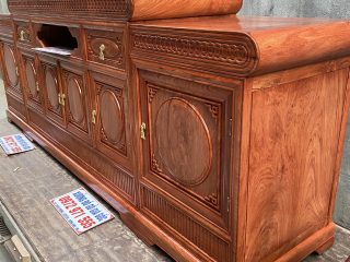 Kệ tivi mõ lồi 2m4 gỗ hương đá mẫu trơn đồng tiền 6 cánh (Chú Đông, Hà Nội)