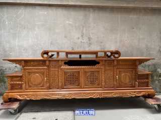 Kệ tivi hàm ếch 2m4 gỗ gõ đỏ cánh đục đồng tiền (Bác Vạn, Hải Dương)