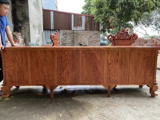 Kệ tivi 2m6 gỗ hương đá đục hoa hồng kênh bong sắc sảo (Anh Trường, Hải Phòng)