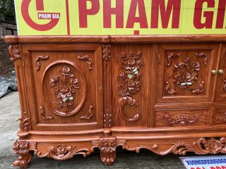 Kệ tivi 2m6 gỗ hương đá đục hoa hồng kênh bong sắc sảo (Anh Trường, Hải Phòng)