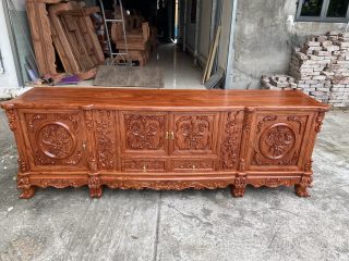 Kệ tivi 2m2 mẫu louis hoàng gia đục hoa hồng siêu đẹp (Anh Trọng, Thái Nguyên)