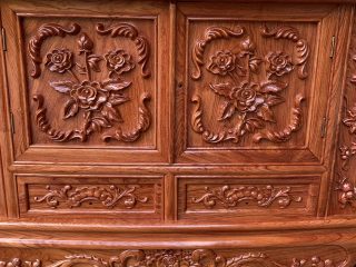 Kệ tivi 2m2 mẫu louis hoàng gia đục hoa hồng siêu đẹp (Anh Trọng, Thái Nguyên)