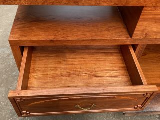 Kệ tivi nguyên khối 2m4 gỗ hương đá 4 ngăn kéo (Chị Thảo, Hà Nội)