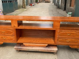 Kệ tivi nguyên khối 2m4 gỗ hương đá 4 ngăn kéo (Chị Thảo, Hà Nội)