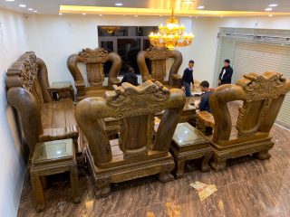 Siêu phẩm độc nhất vô nhị bộ quốc voi tay 32 gỗ mun đuôi công (hàng dự triển lãm)