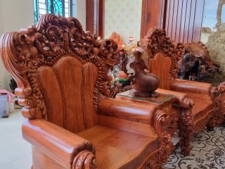 Bộ bàn ghế Hoàng Gia nguyên khối g đá 10 món chân 18 (Anh Hưng, Hải Dương)