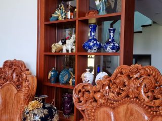 Bộ bàn ghế Hoàng Gia nguyên khối g đá 10 món chân 18 (Anh Hưng, Hải Dương)