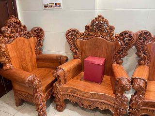 Bộ bàn ghế Hoàng Gia nguyên khối gỗ hương đá 10 món (Cô Châu, Hoàng Mai, Hà Nội) nguyên khối gỗ hương đá 10 món (Cô Châu, Hoàng Mai, Hà Nội)
