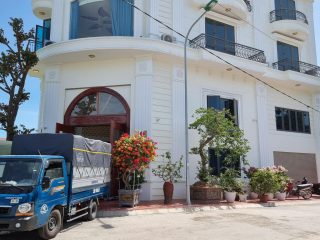 Bộ bàn ghế Hoàng Gia nguyên khối g đá 10 món chân 18 (Anh Hưng, Hải Dương)