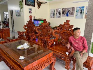 Bộ bàn ghế Rồng Khuỳnh Nghê Đỉnh gỗ hương đá tay cột 12cm (Anh Dương, Lai Châu)