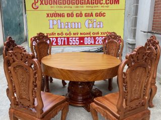 Mặt sau ghế đục trạm tinh xảo như mặt trước