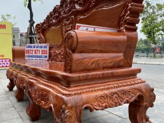 Tay ghế liền đặc nguyên khối,