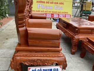 Tay ghế liền nguyên khối sát cột