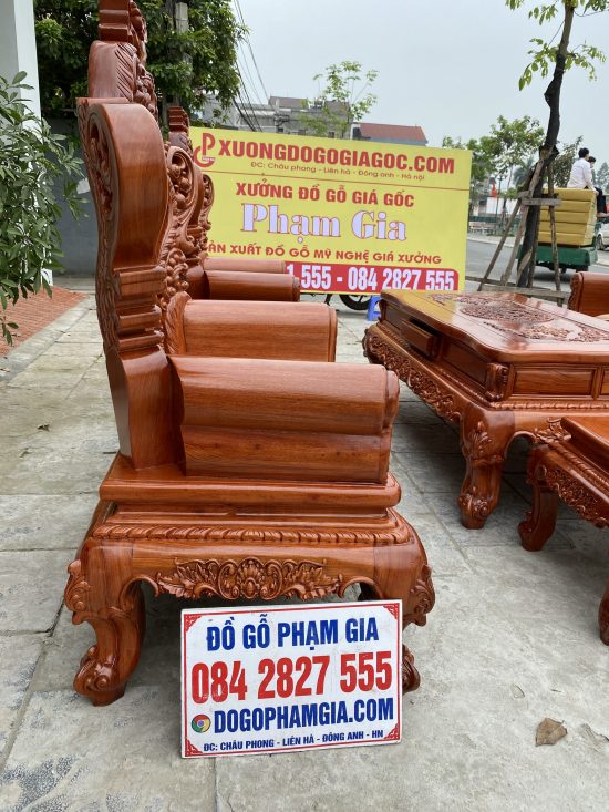 Tay ghế liền nguyên khối sát cột