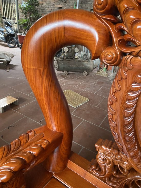 Tay cột ghế cong