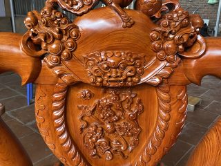 Vách ghế đục tam sư vờn cầu