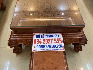 Bàn và đôn ngồi