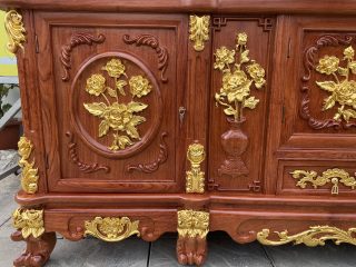 Kệ tivi hoàng gia dát vàng Gỗ Hương của Đồ Gỗ Phạm Gia