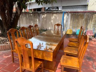 Bàn ghế ăn đóng hộp giả nguyên khối