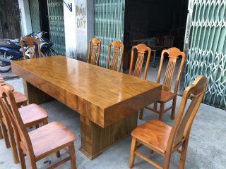 Bàn ăn gỗ cẩm vàng đóng hộp cao cấp