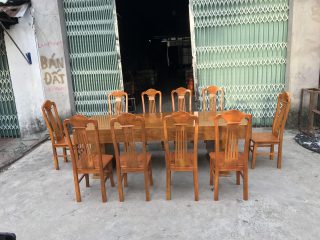 Bàn ăn 10 ghế gỗ cẩm vàng tiện dụng