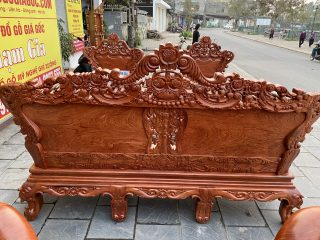 vách ghế đục 2 mặt tinh xảo