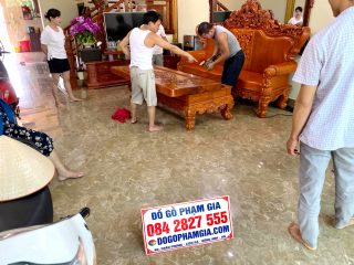 bàn ghế nguyên khối phong cách hoàng gia