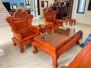 bàn ghế hoàng gia đục tay tinh xảo
