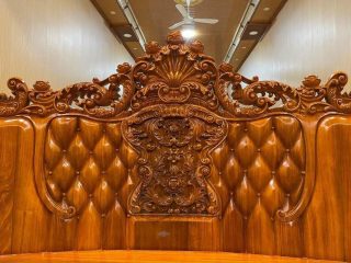 chương ghế đục hoa lá tây cách điệu