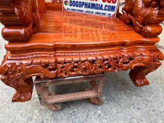 yếm ghế đục cầu kỳ tinh xảo