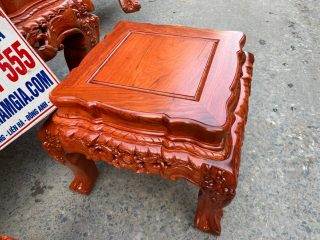 Đôn ngồi gỗ hương đá tiện dụng