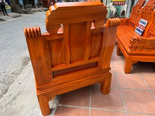 cận cảnh mặt sau của ghế đơn