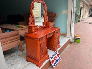 Mẫu bàn trang điểm louis hoàng gia