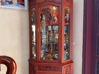 tủ rượu góc trang trí