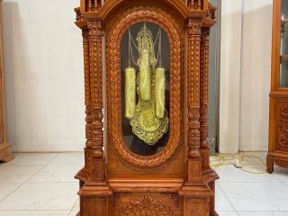 Mẫu đồng hồ tứ trụ mặt tròn gỗ hương đá