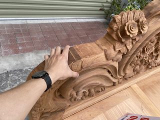 đầu giường gỗ nguyên khối dày dặn