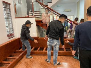 sofa gỗ nguyên khối hiện đại