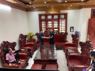 bàn ghế hoàng gia gỗ hương đá đục tay thủ công