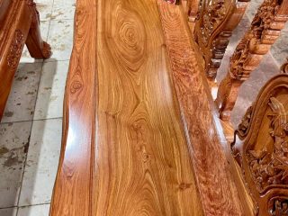 mặt đoản dài rộng chất liệu gỗ hương đá