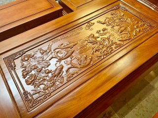 bàn gỗ gõ đỏ đục tranh cá chép